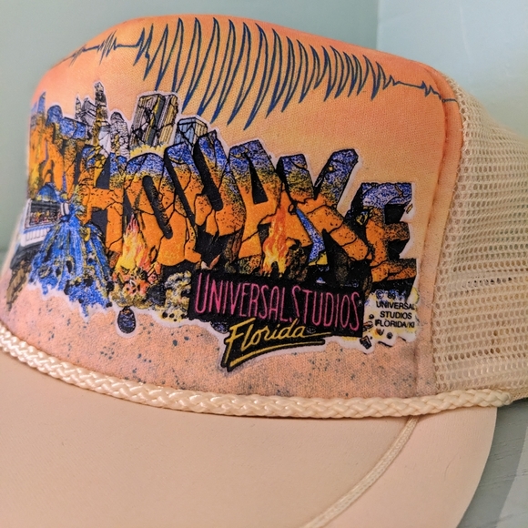 Never Worn Vintage 1990's Universal Studios Earthquake Trucker Hat - Picture 4 of 7